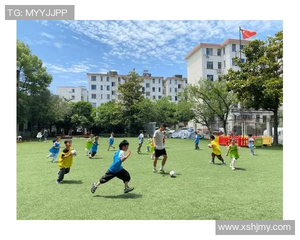 小学足球的魅力与发展：培养孩子团队精神与运动能力的最佳选择